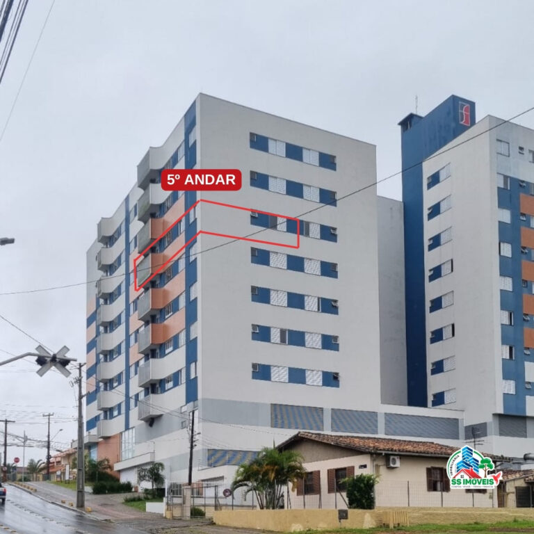 Vende-se apartamento no Edifício Residencial e Comercial Pavia em Criciúma