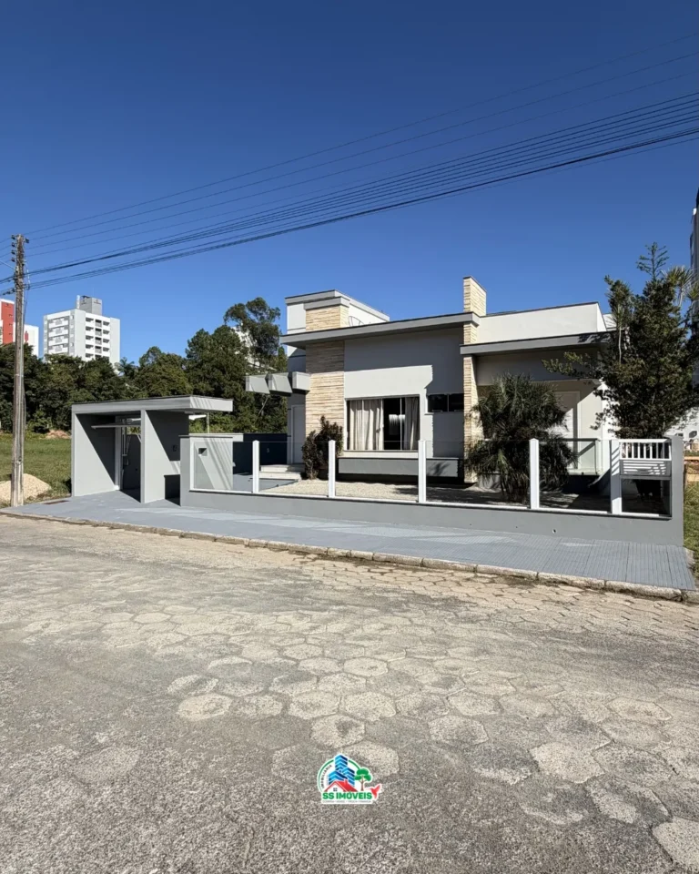 Casa com 113m² + Edícula com 130m² no Centro de Cocal do Sul