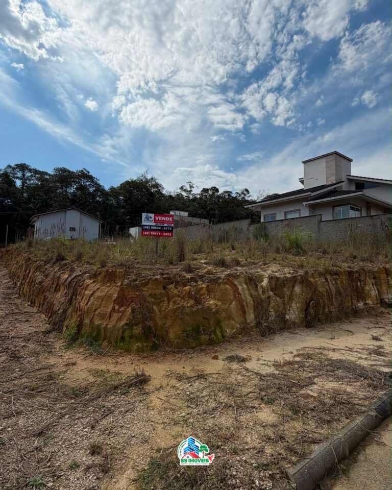 Terreno no loteamento Pedro Locatelli - Vila Nova